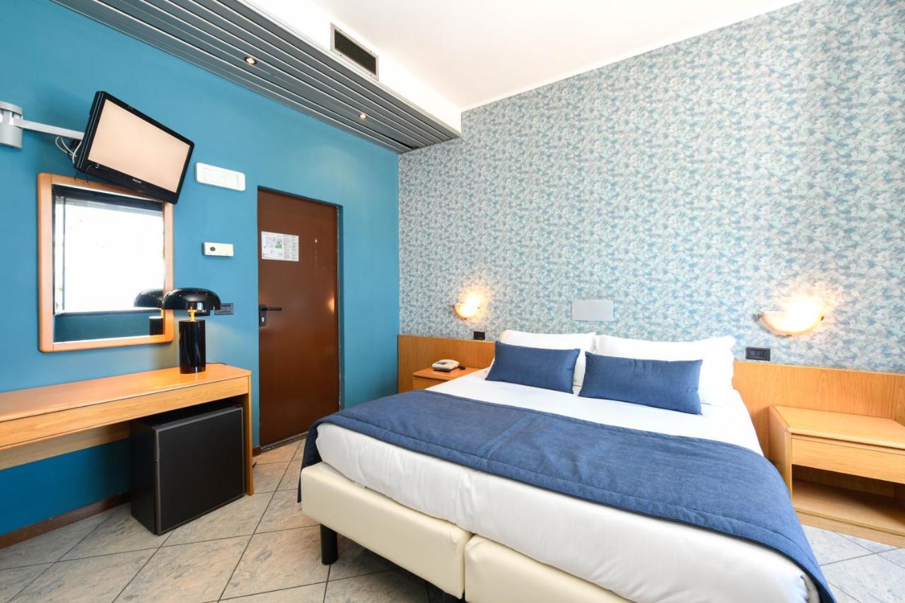 דסנזאנו דל גארדה Hotel Aurora מראה חיצוני תמונה